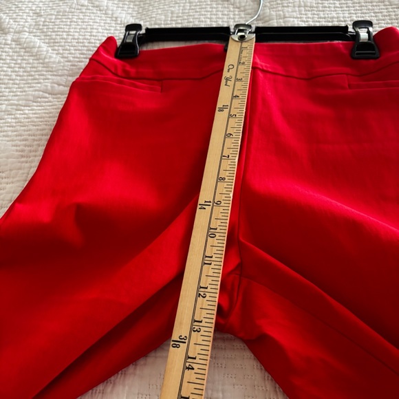 Chico's Slimming Faux Pocket Pull on Capris Size 1 (Medium) in Red Glow - Picture 6 of 11